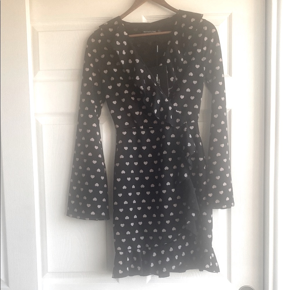 🖤NEW Pretty Little Thing Black & White Heart Print Long Sleeve Wrap Dress